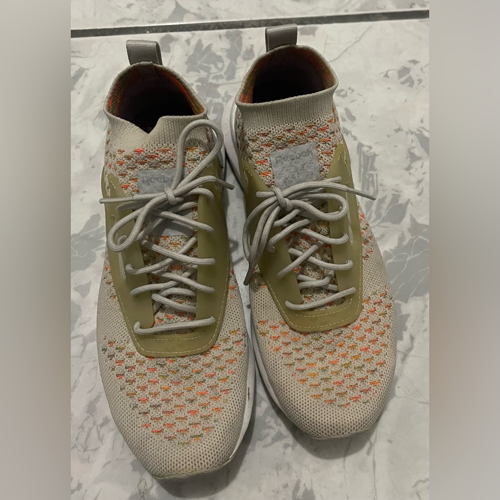 REEBOK - DMXFOAM.